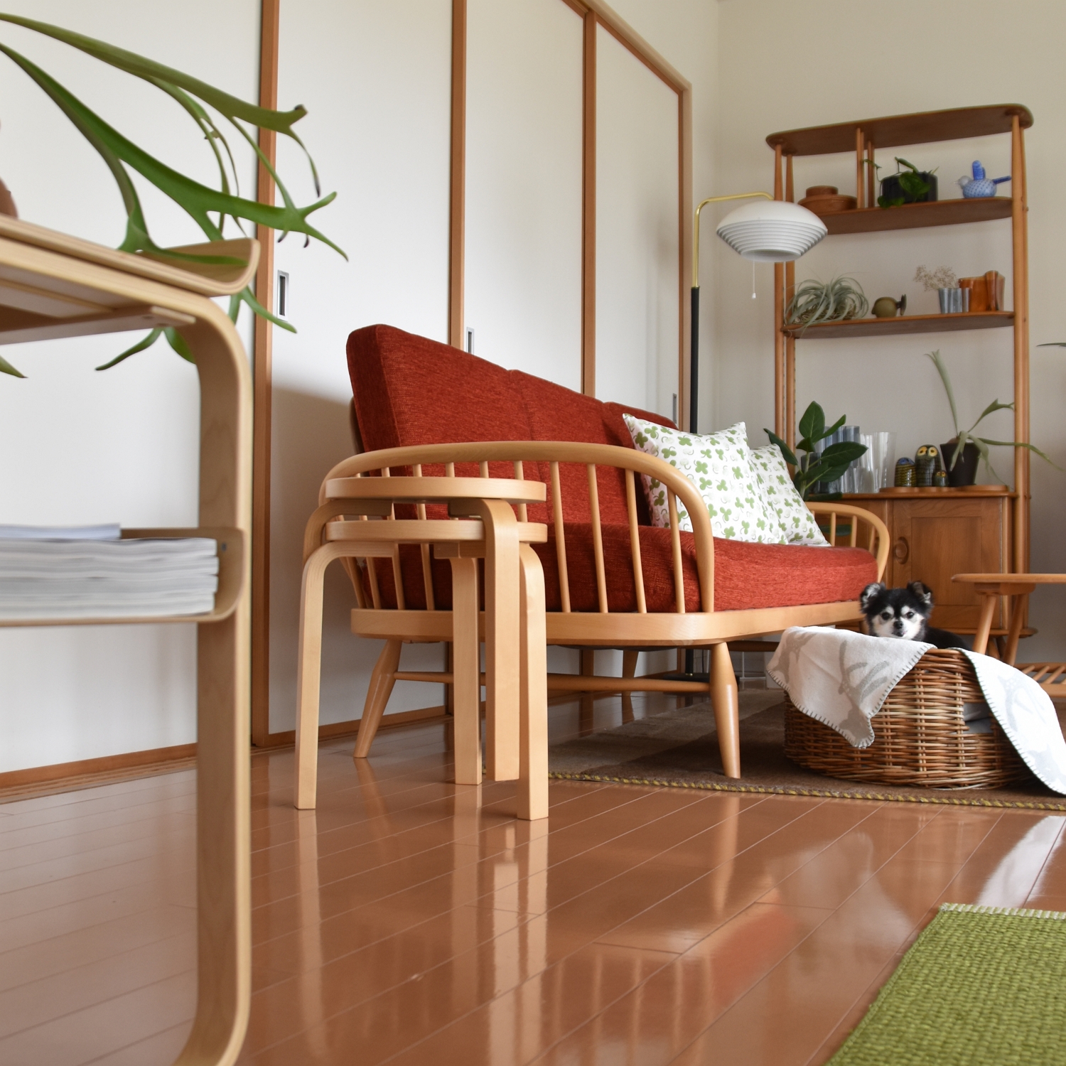 Artek◇リビング・ダイニングまわりのアルテック3本脚スツールの使い方