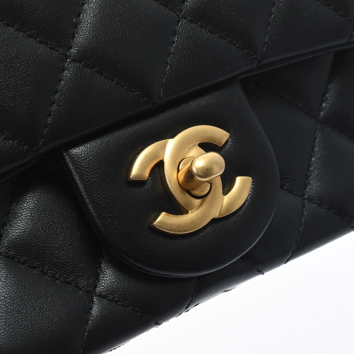 シャネル / CHANEL マトラッセ ミニフラップバッグ20 ココボール