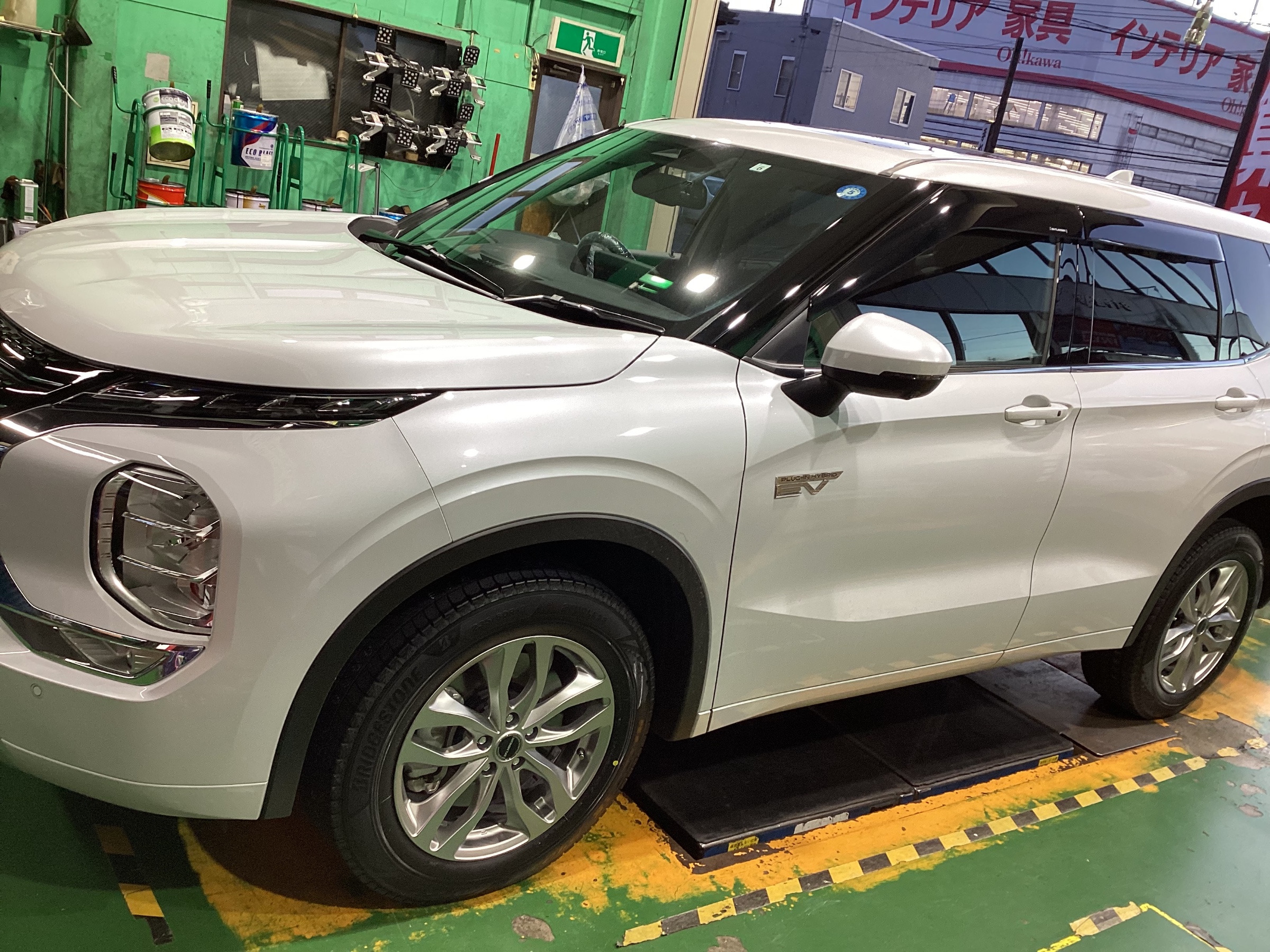 ◇ミツビシ・アウトランダーPHEV 18インチ スタッドレスタイヤ＆アルミ