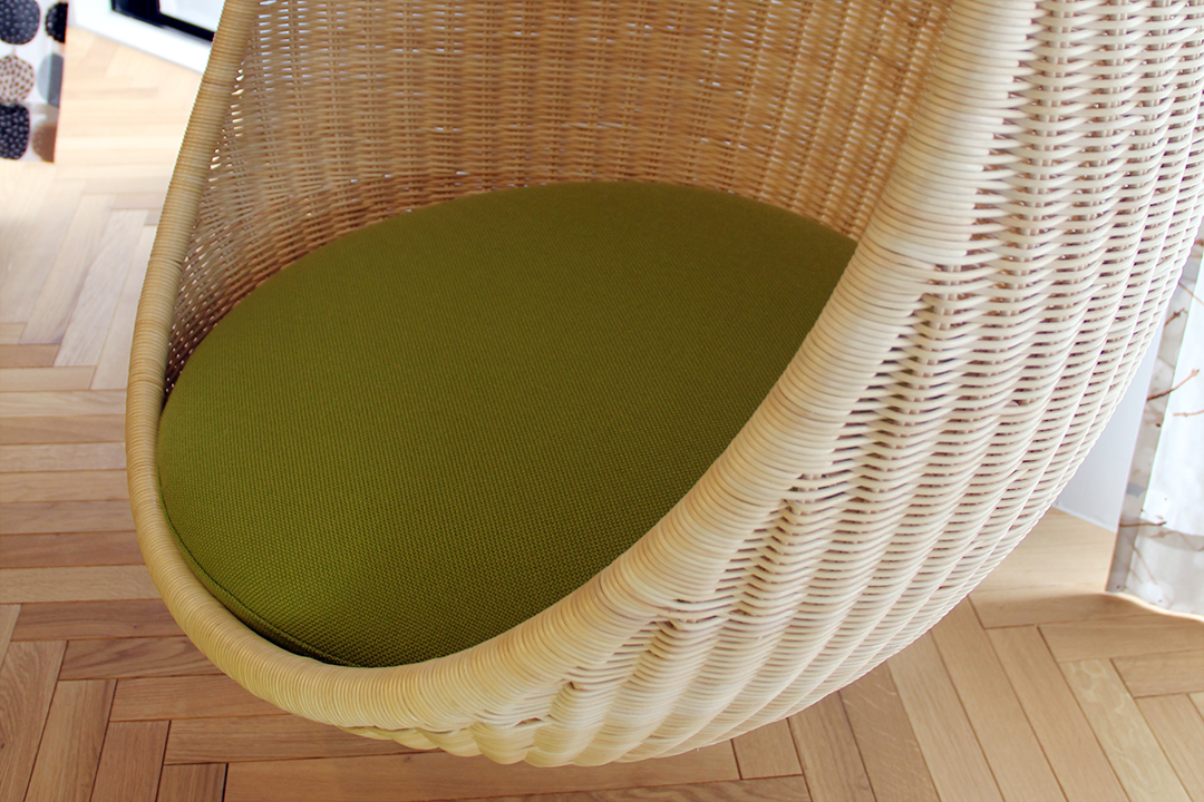 名作、ハンギングエッグチェアのお届け。 | 名古屋の家具・インテリア