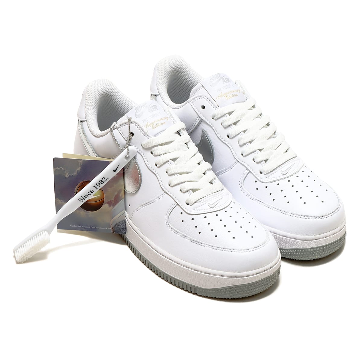 NIKE AIR FORCE 1 LOW RETRO WHITE/METALLIC SILVER-METALLIC GOLD