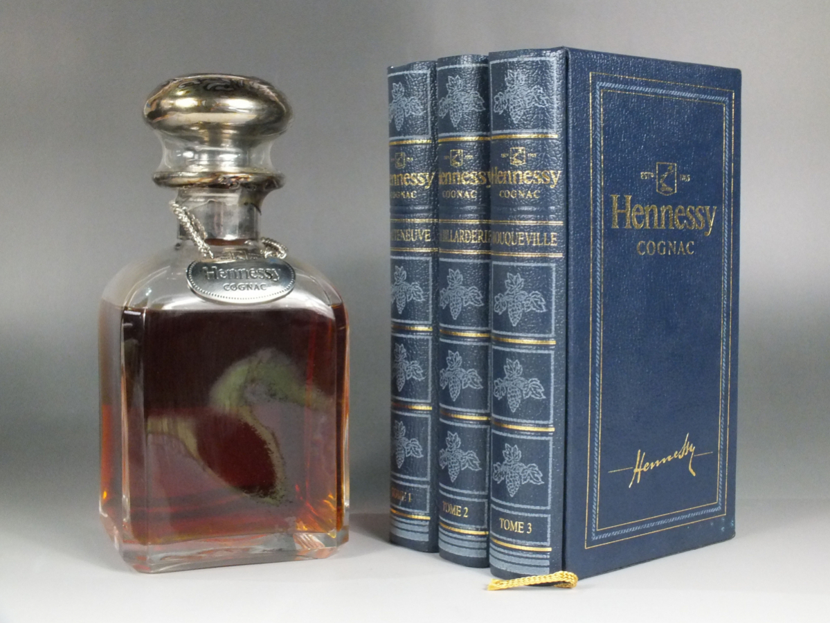 ヘネシー ナポレオン シルバートップ 700ml ブランデーコニャック【古