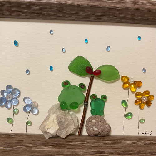 WOL.S シーグラスアート 雨やどりする仲良しカエル その他インテリア