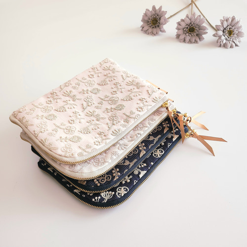 ミナペルホネン×check&stripeのL字ファスナーポーチ│母子手帳ケース