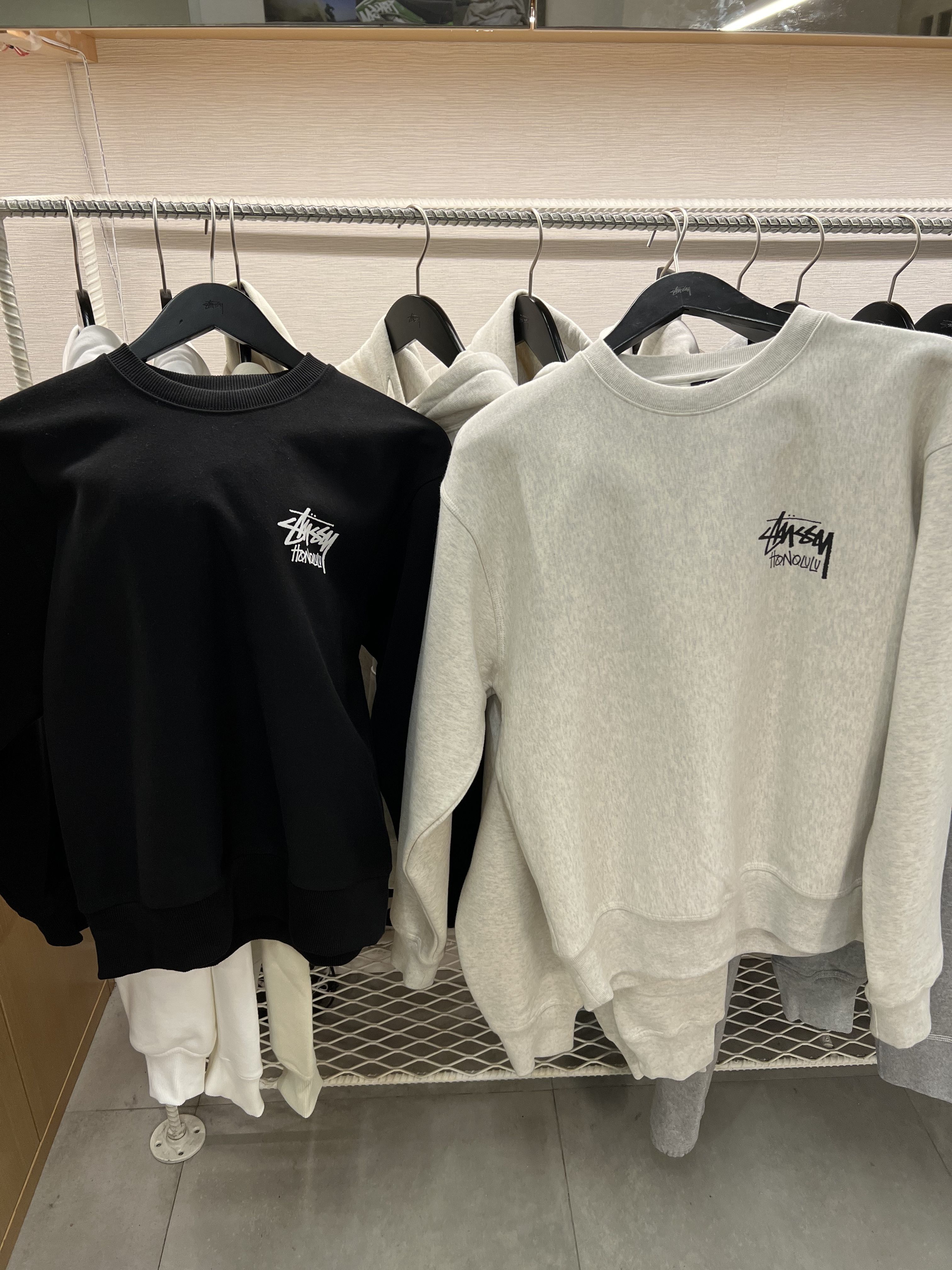 ハワイ限定☆STUSSYホノルル☆メンズ長袖スウェットトレーナー (STUSSY