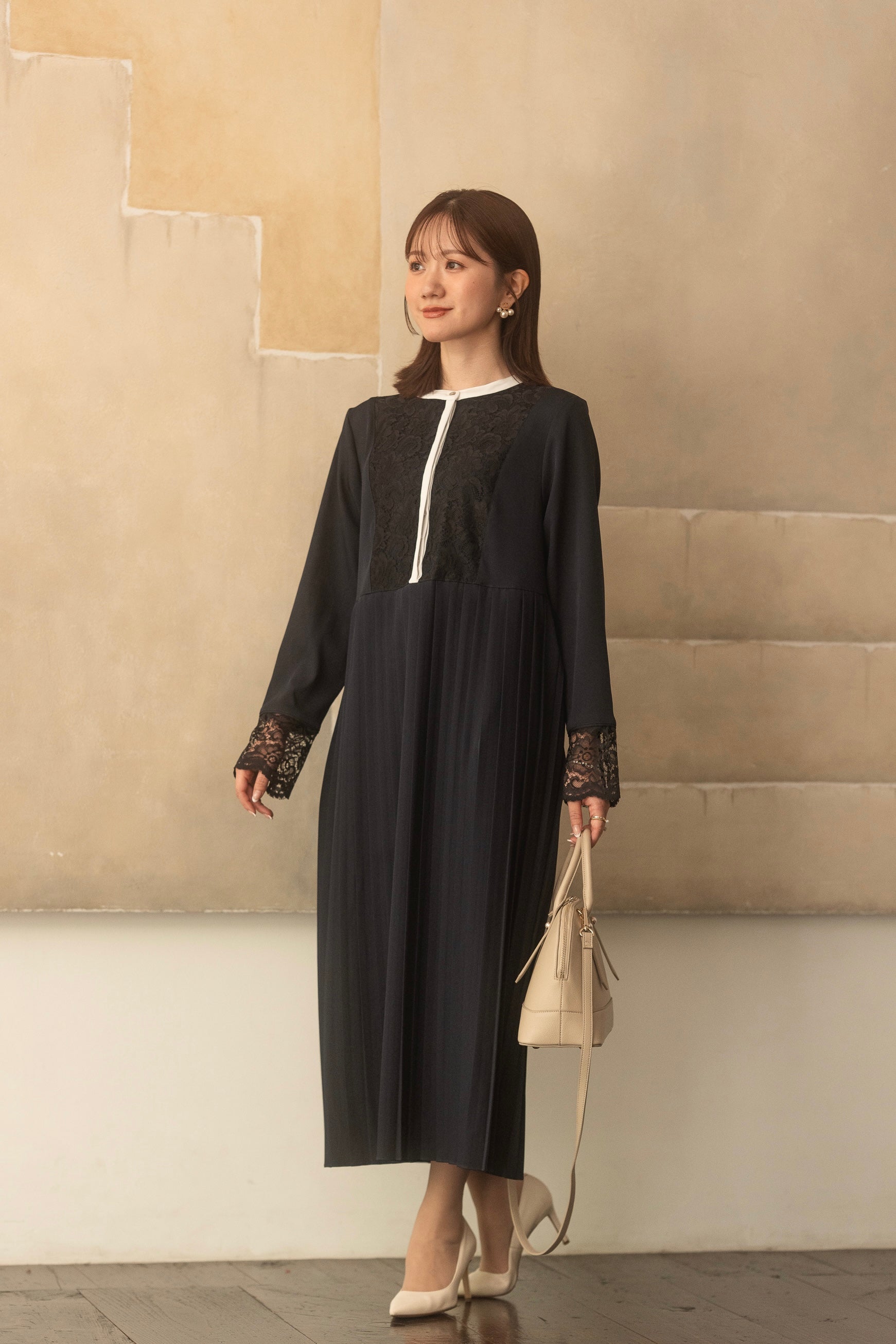 Lace Docking Pleated Dress – Maison Echelle