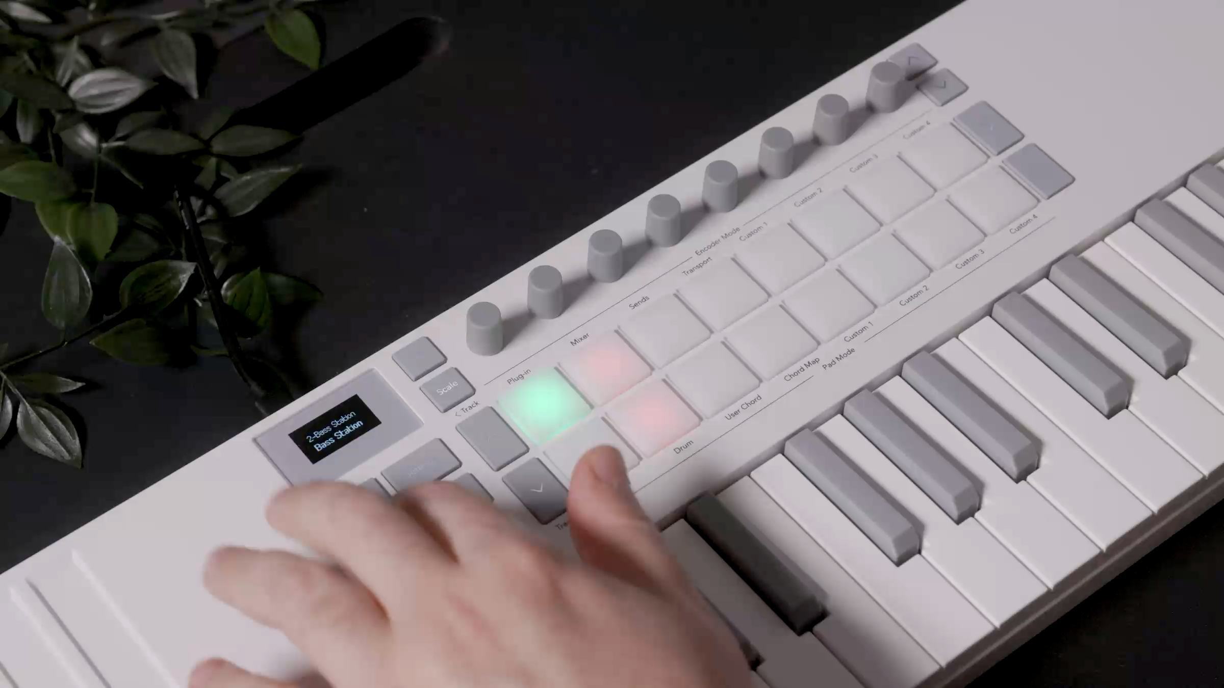 Launchkey Mini 37 MK4 | Novation