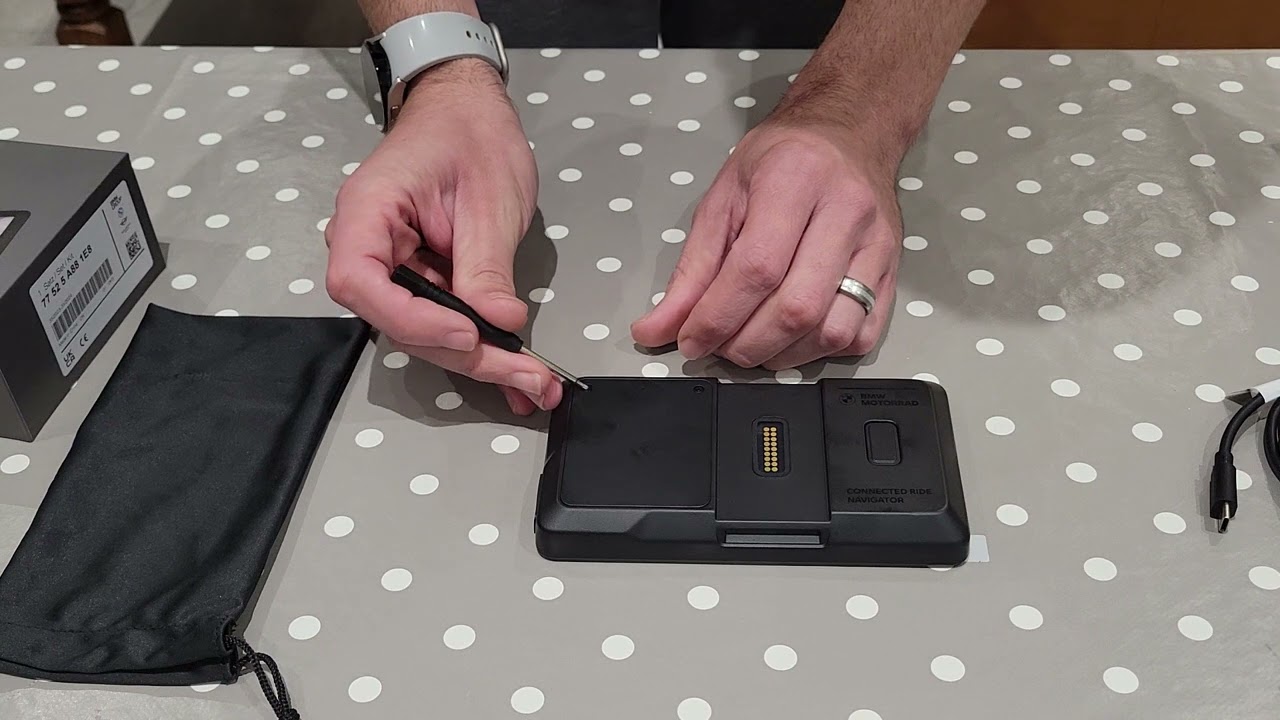 Unboxing of the new BMW Motorrad Connected Ride Navigator - YouTube