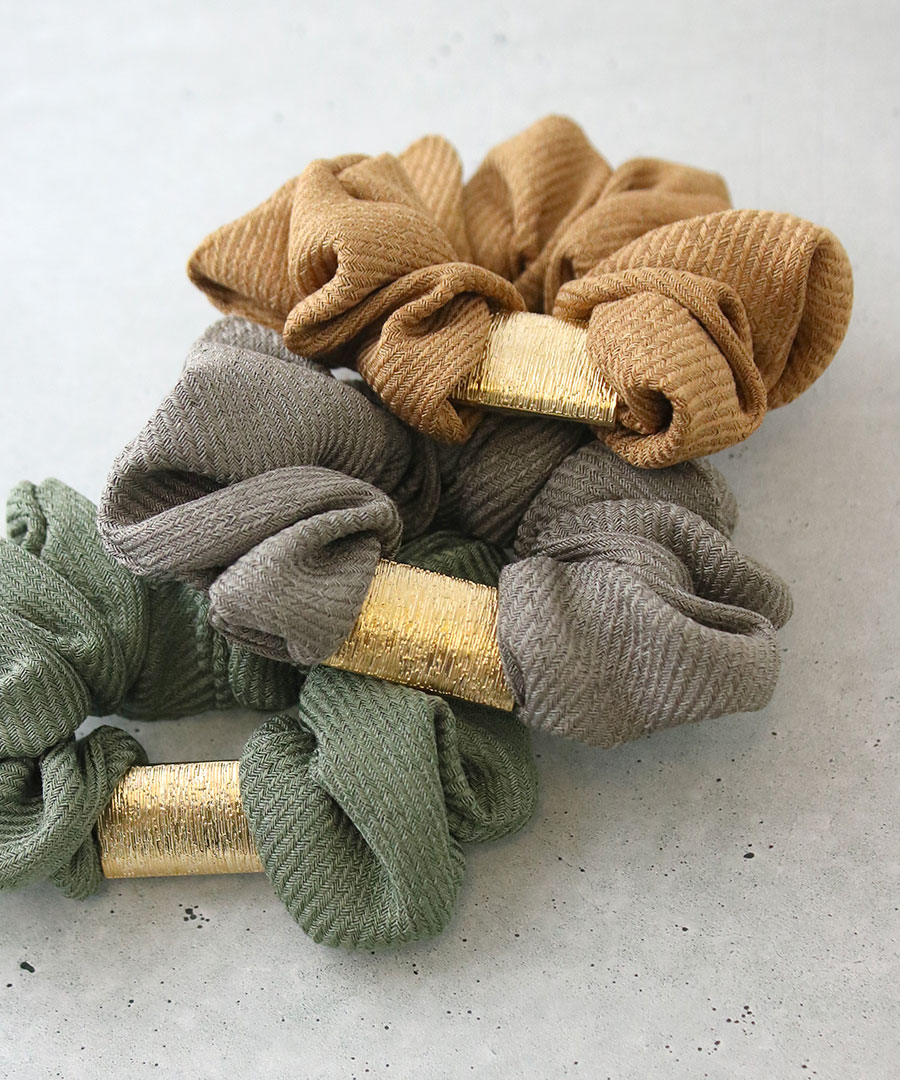 ◇ネコポス送料無料◇メタルプレート付きシュシュ HS-214【mbgt