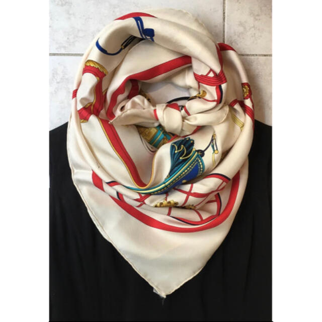 HERMES - 人気の馬車柄 ホワイト エルメス スカーフ カレ90 の通販 by