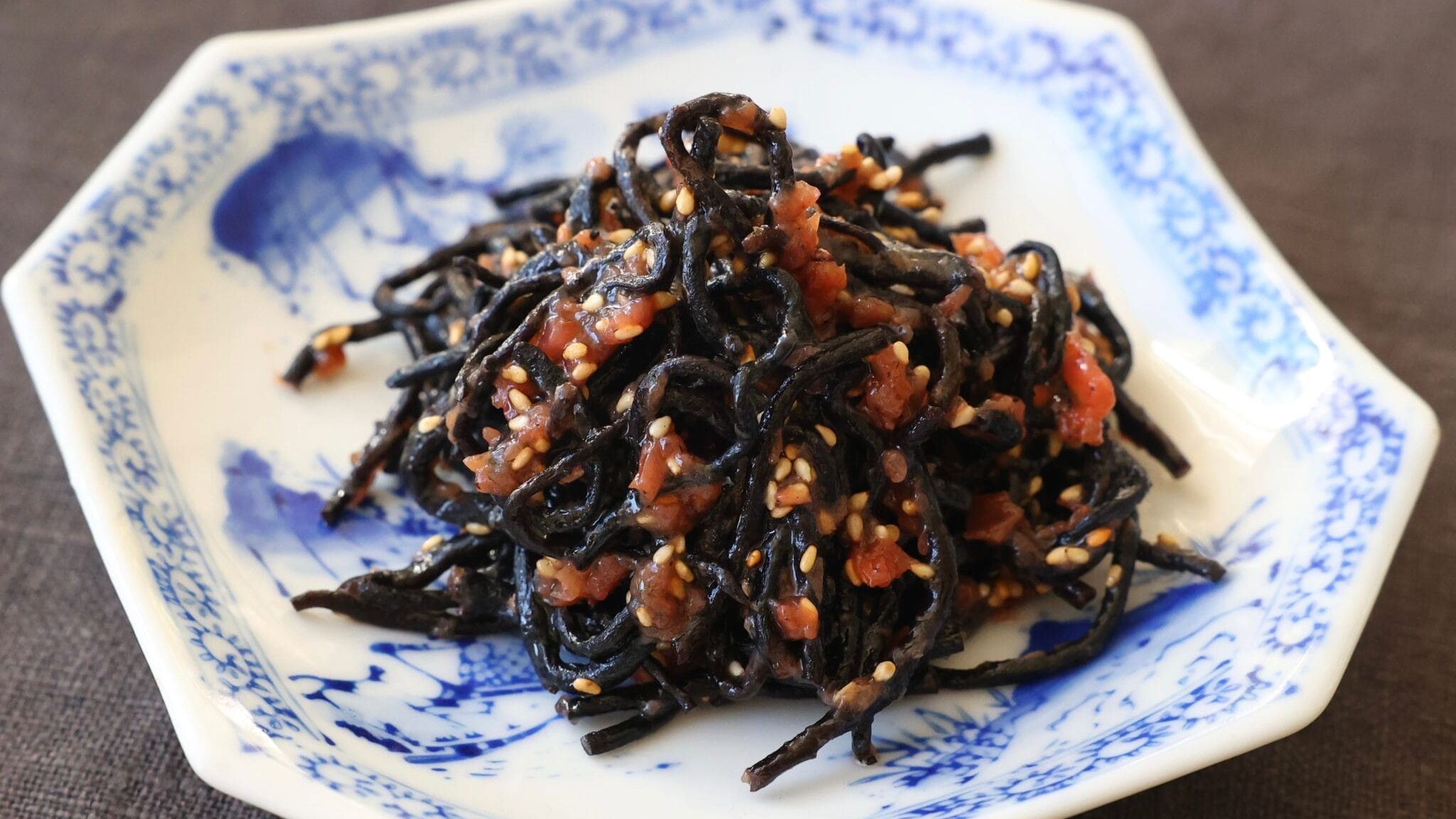 梅ひじきのレシピ｜和えるだけで作れる、さっぱり副菜 | やまでら