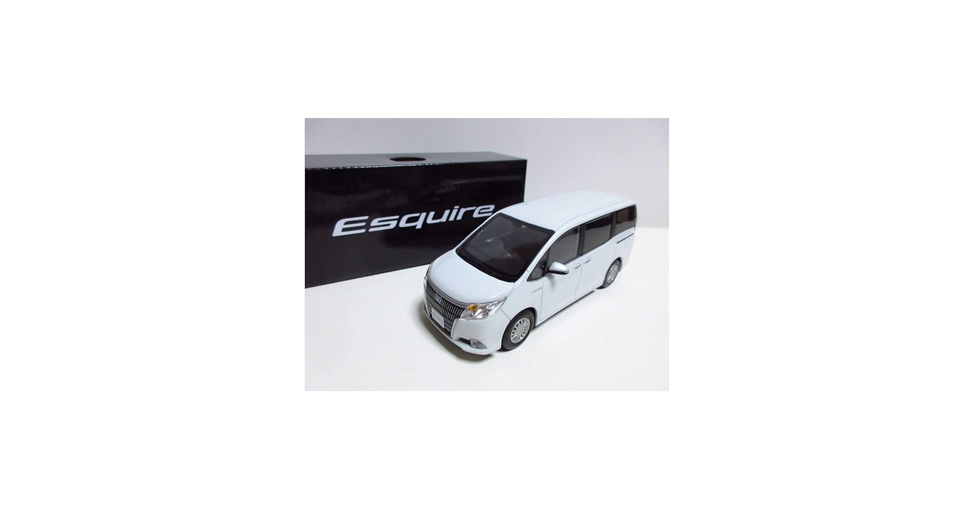 Amazon | 1/30 トヨタ 新型エスクァイア Esquire 前期 エスクワイア