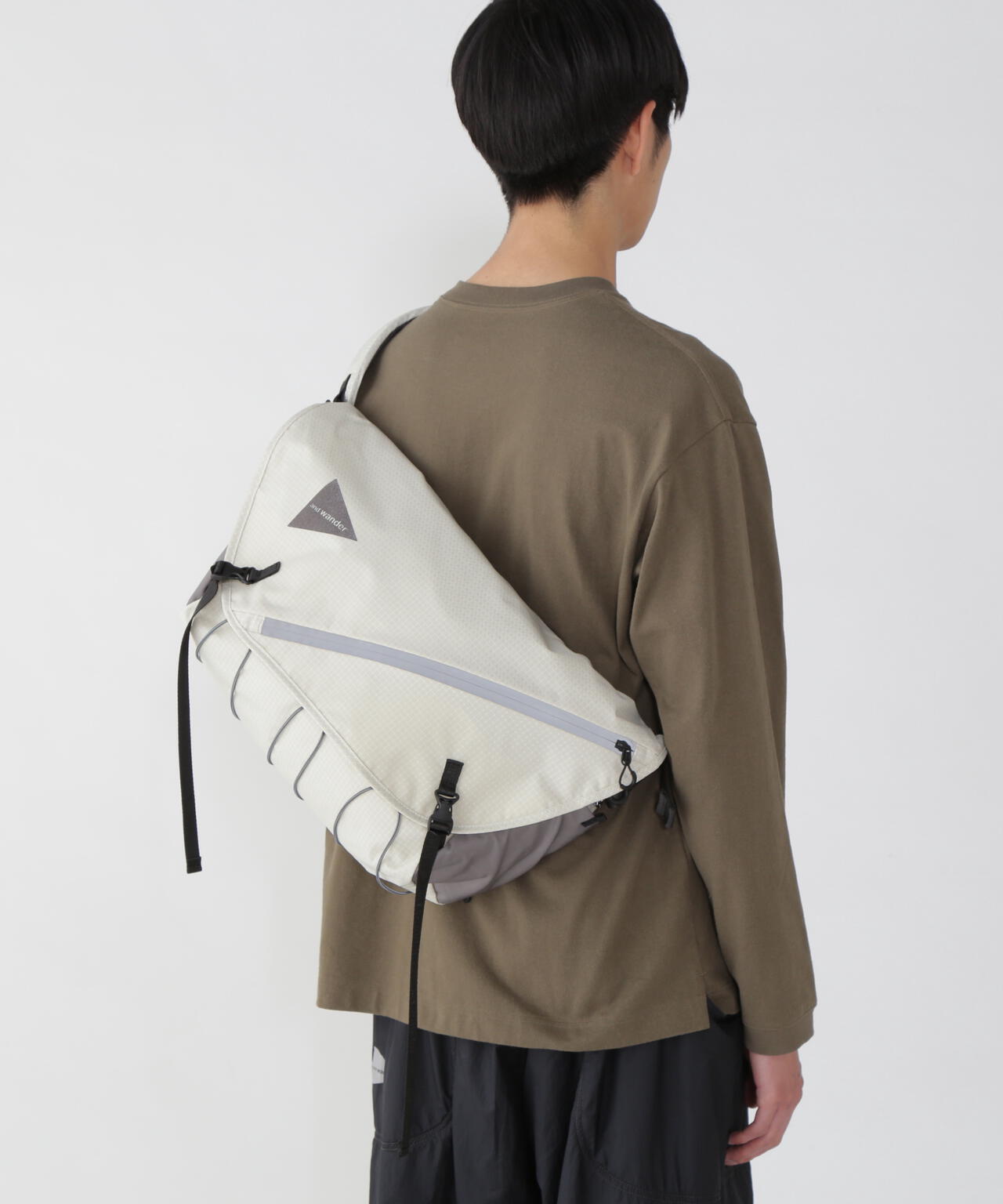 ocean rip messenger bag | and wander（アンドワンダー） ｜【公式