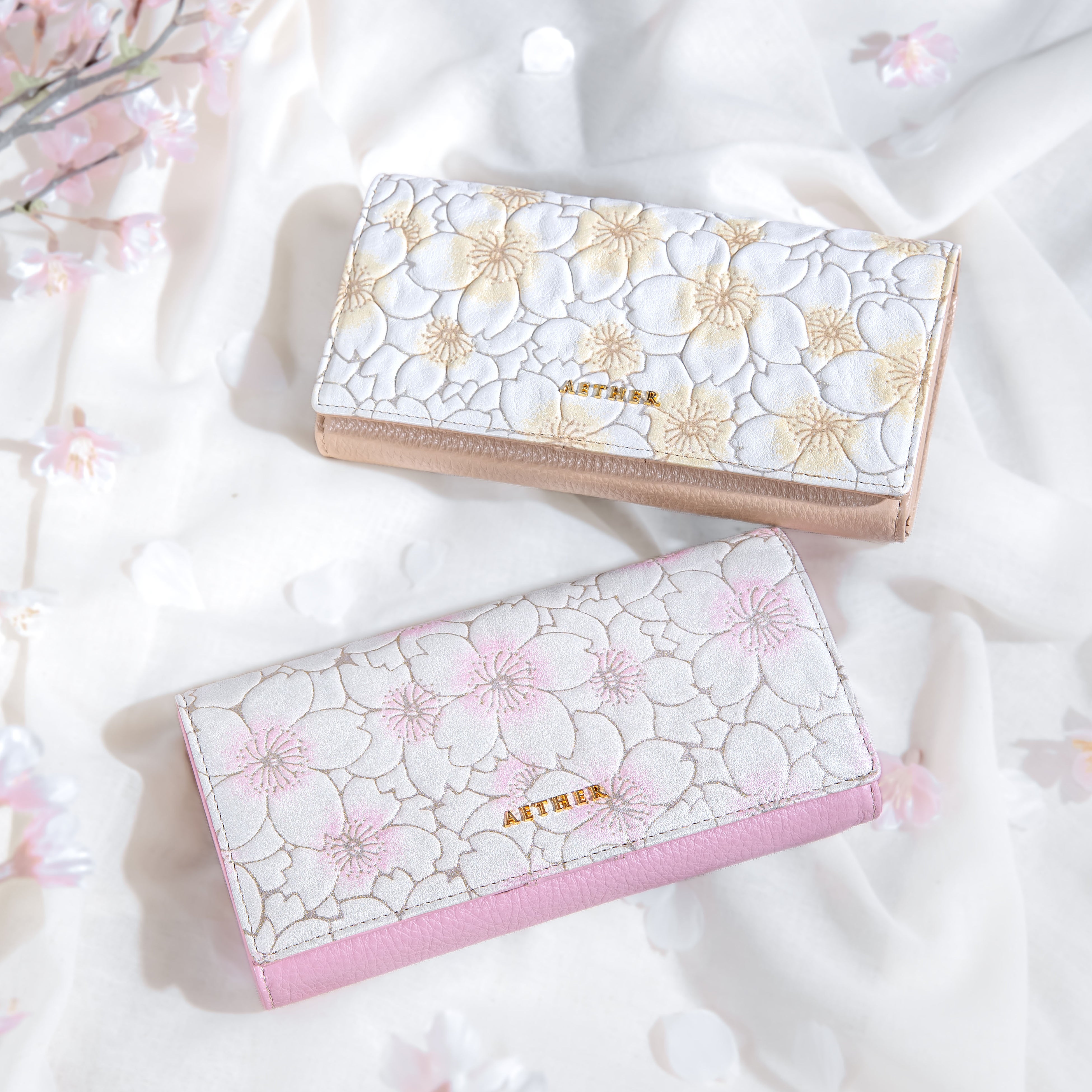 土屋鞄製造所が展開する「花」をモチーフにしたレザーブランドAETHER