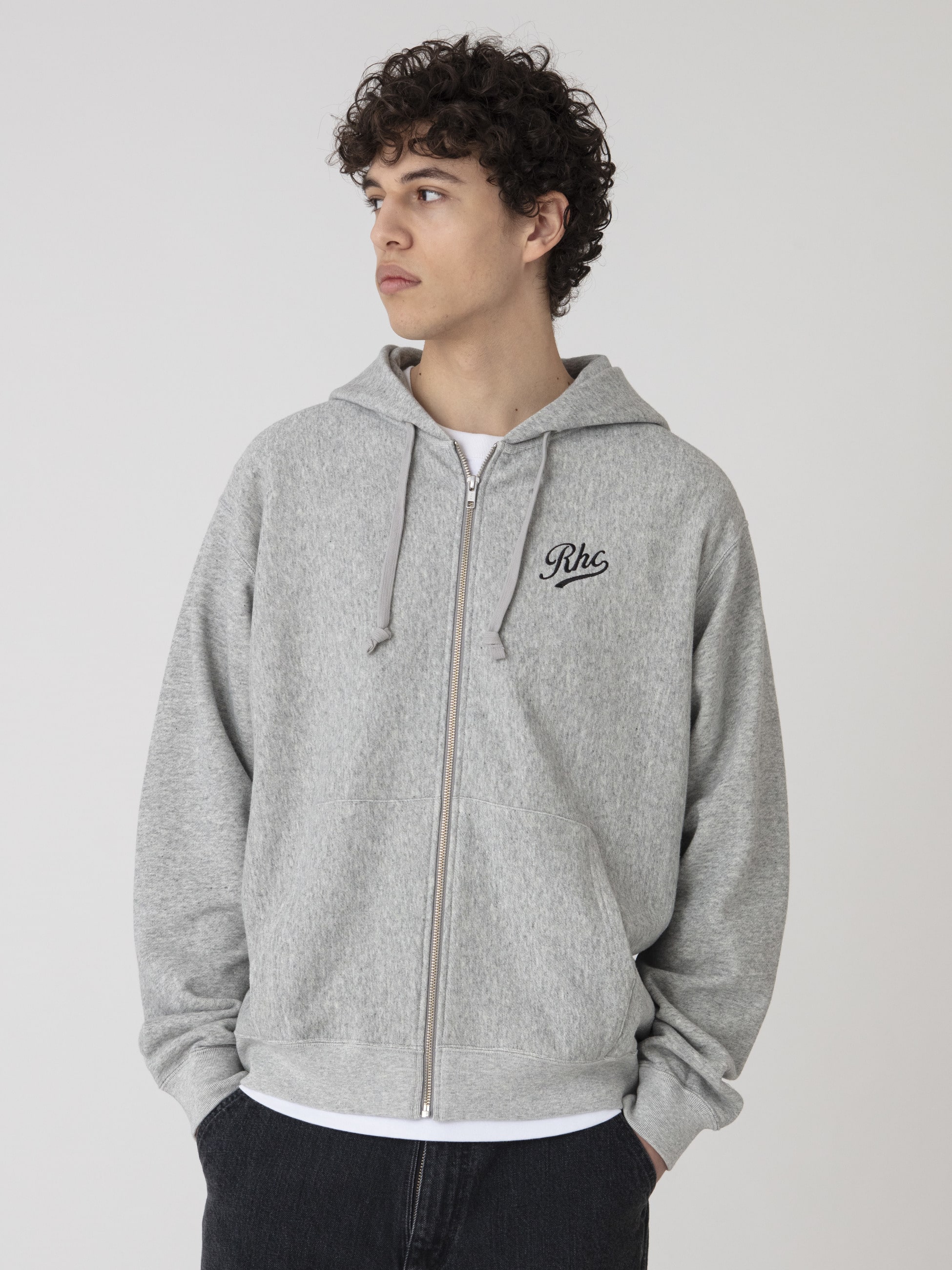 エンブロイダリーロゴ スウェット ジップフーディー｜Champion