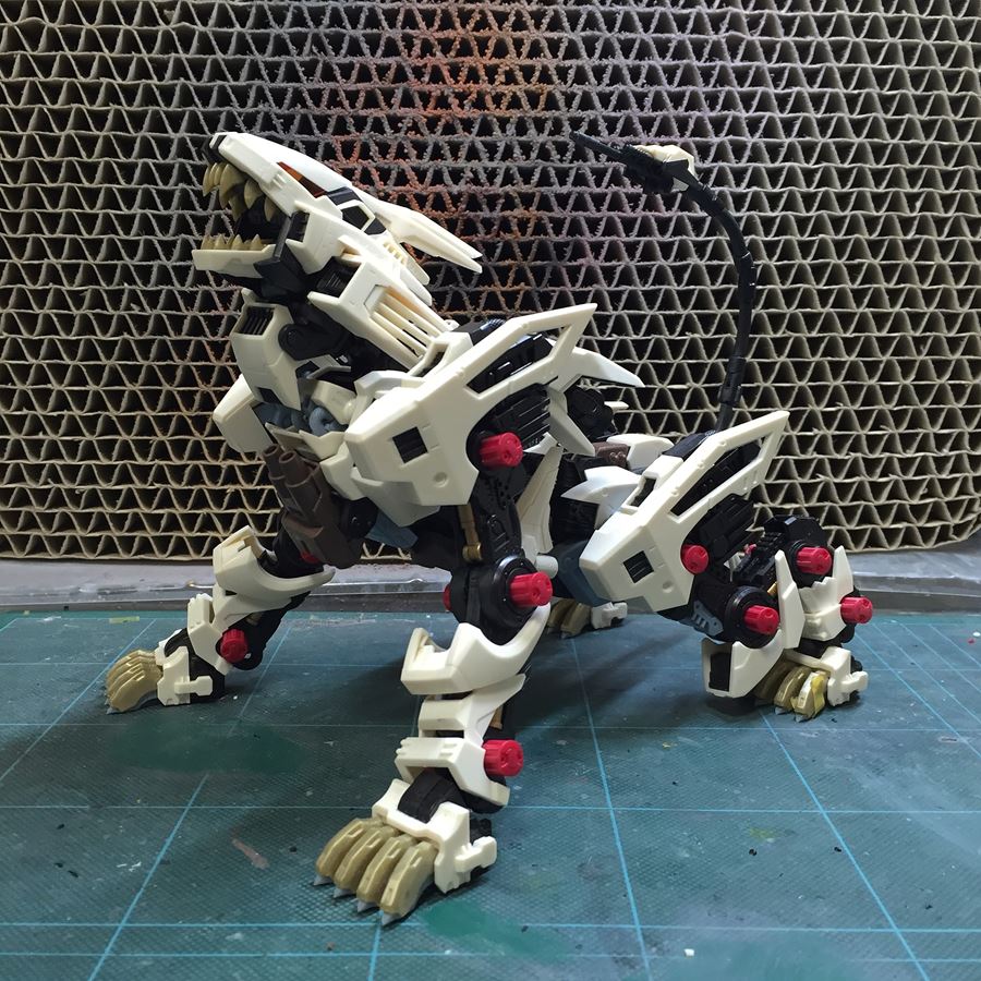 コトブキヤ HMM ゾイド ライガーゼロ 製作記【改造編】 | 雑食プラモ