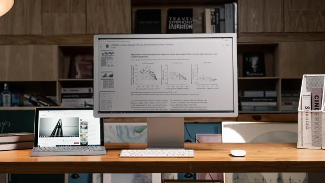 25.3型の電子ペーパーモニター「BOOX Mira Pro」にフロントライト搭載
