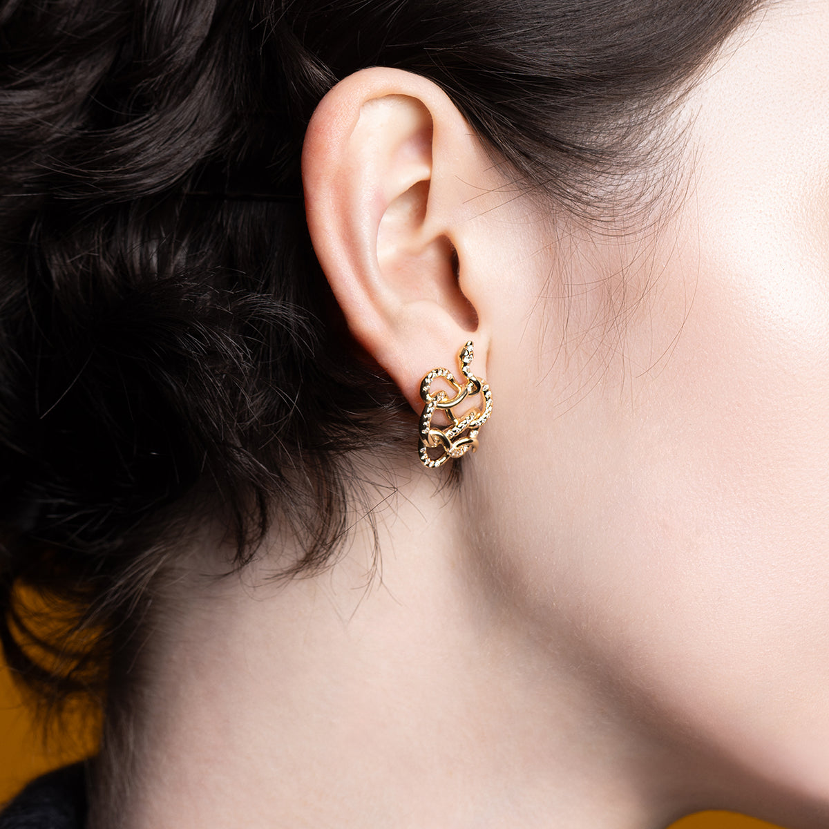 K18 SNAKE KNOT ダイヤモンド ピアス