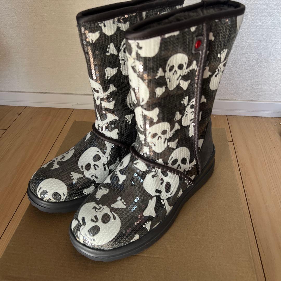 UGG スカルデザイン ムートンブーツ UGG - UGG スカル柄ムートンブーツの通販 by あっこ's shop｜アグなら