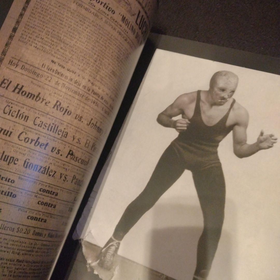 絶版【エル・サント写真集】 豪華大型本 ルチャリブレ プロレス - メルカリ