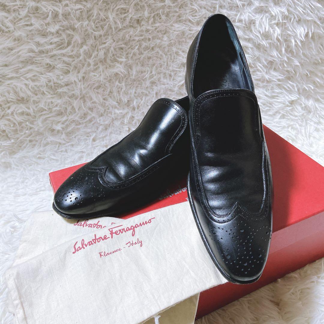 希少⭐️サルヴァトーレフェラガモ　ビジネスシューズ　パンチング加工　9D メンズ 希少⭐️サルヴァトーレフェラガモ ビジネスシューズ パンチング加工