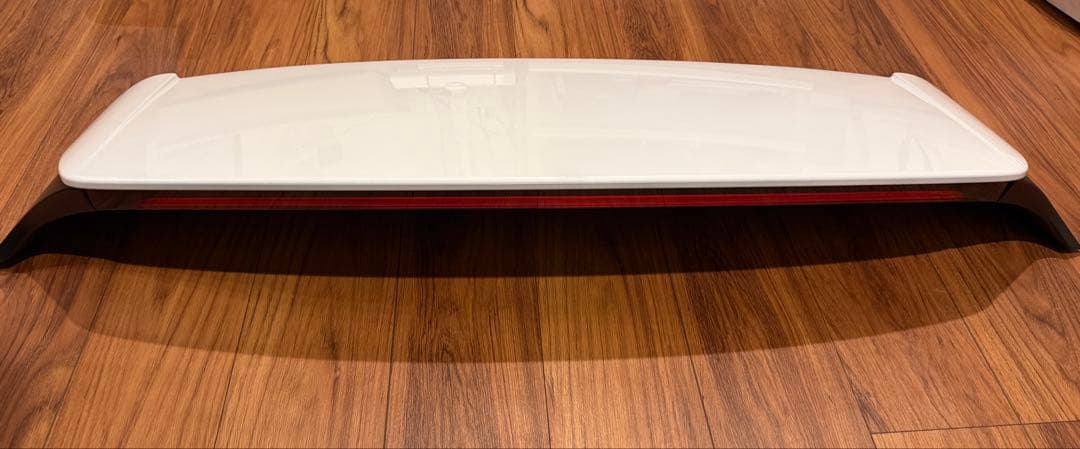 80ハリアーZ用ハイマウント付 ルーフスポイラー 089 純正塗装80ハリアーZ用新品ハイマウント付 ルーフスポイラープラチナ