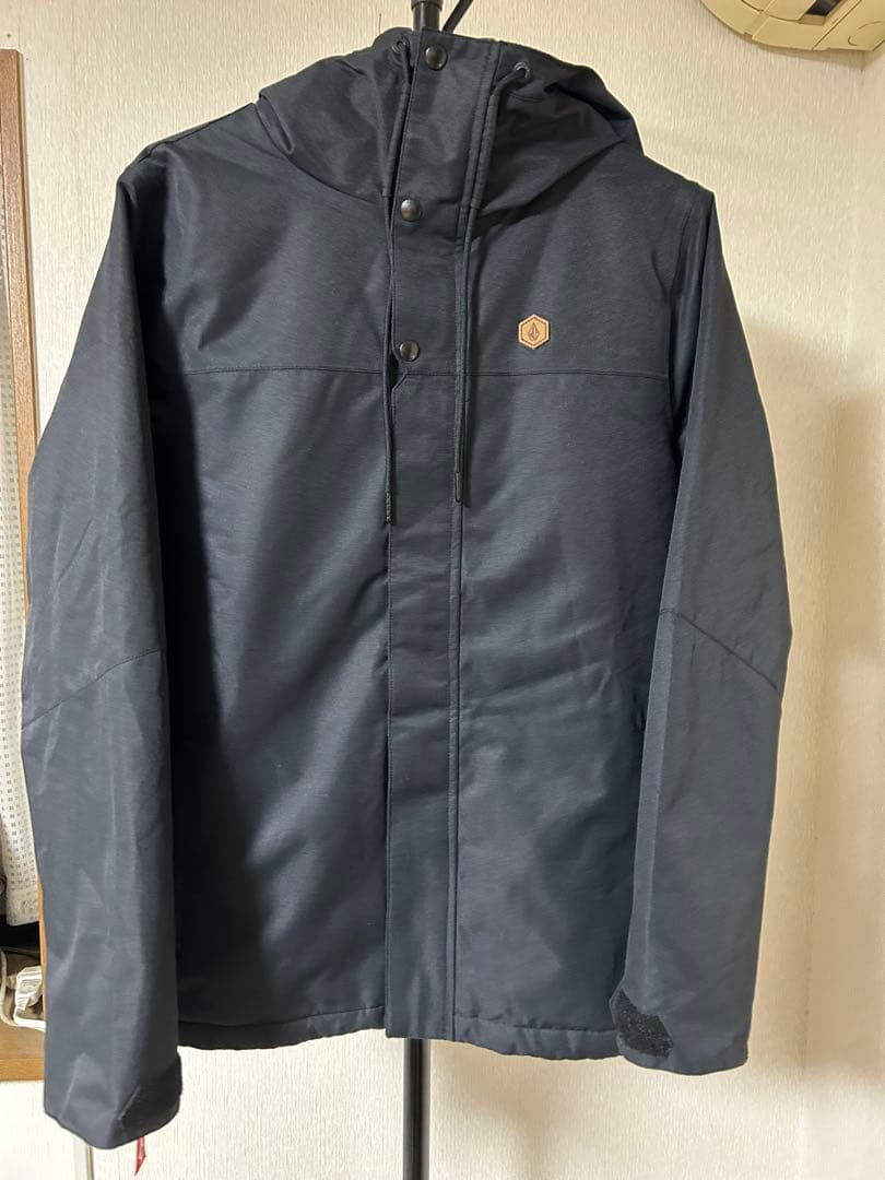 ★新品★ VOLCOM スノーボードウェア レディース ZIPTECH Mサイズ VOLCOM（ボルコム） スノージャケット レディース GORE-TEX V.CO ARIS