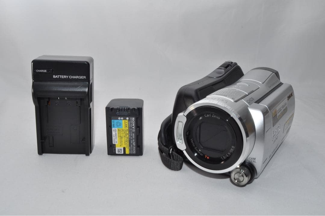【動作OK】 SONY ソニー HDR-SR11 カメラ ハンディカム Sony HDR-SR11 60GB high-definition hard drive camcorder at Crutchfield