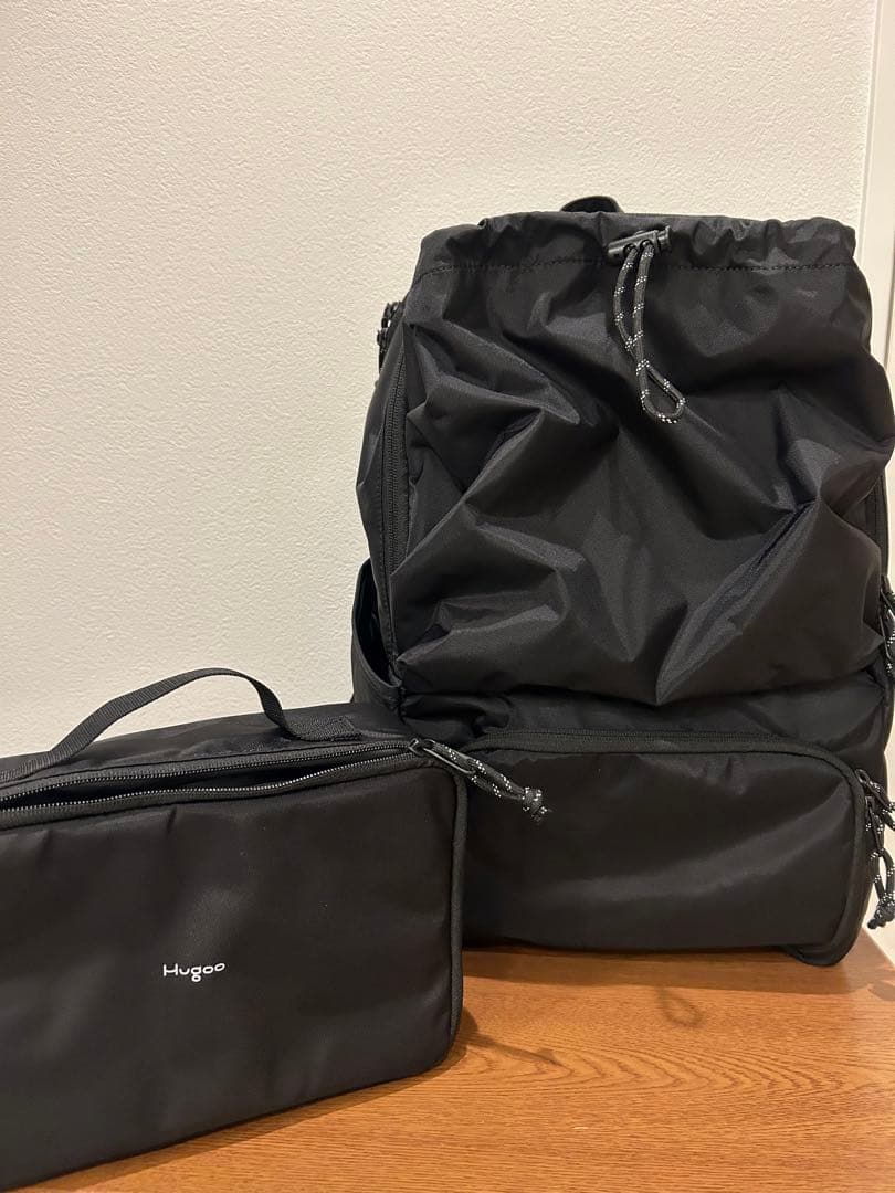 Hugoo ブラック リュックサックとポーチセット Hugoo ブラック リュックサックとポーチセット Hugoo ブラック