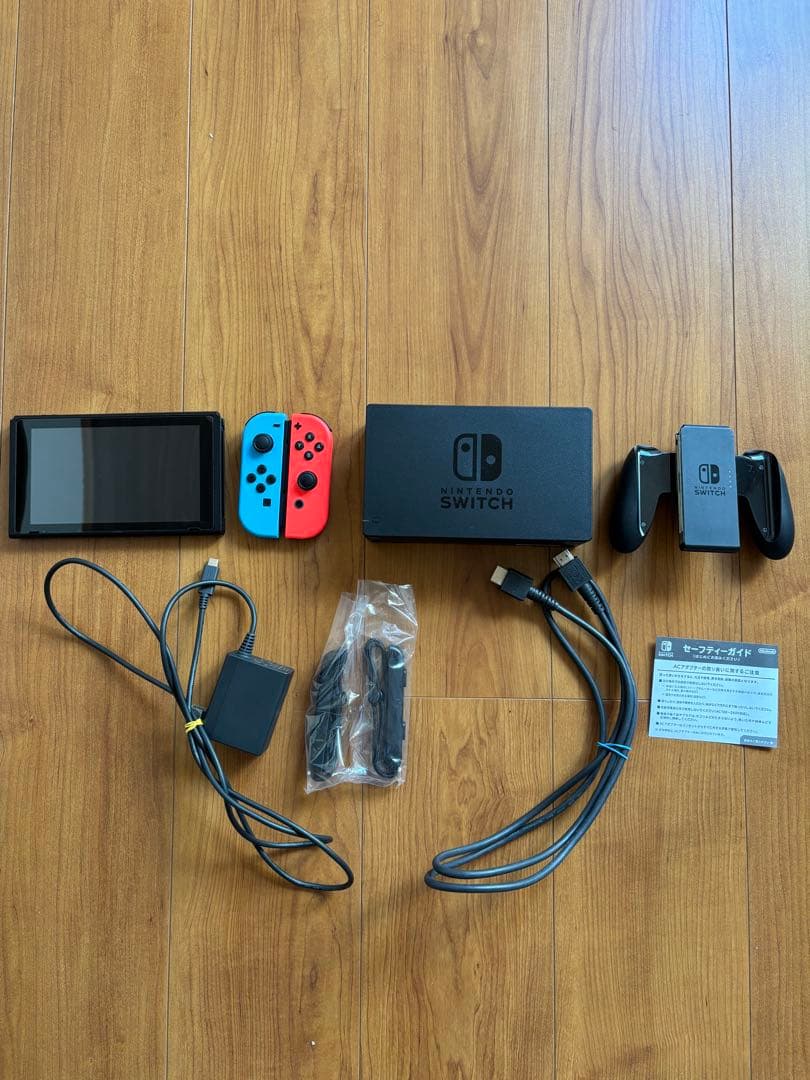 ま*ー様 Nintendo Switch 本体 ネオンブルー・レッドジョイコン Switch】 Joy-Con(L) ネオンレッド/(R) ネオンブルー ※本体に1セット同