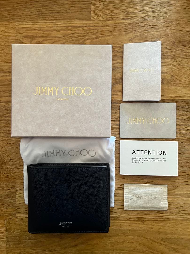 【新品未使用】jimmy choo ジミーチュウ　折り財布　文字柄　ネイビー JIMMY CHOO（ジミーチュウ） JIMMY CHOO HANNI CZN 二つ折り財布