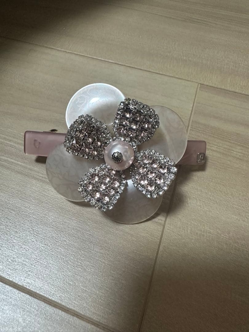 アレクサンドルドゥパリ スワロフスキー付きバレッタ バレッタ (8 cm)｜ALEXANDRE DE PARIS（アレクサンドル ドゥ パリ）
