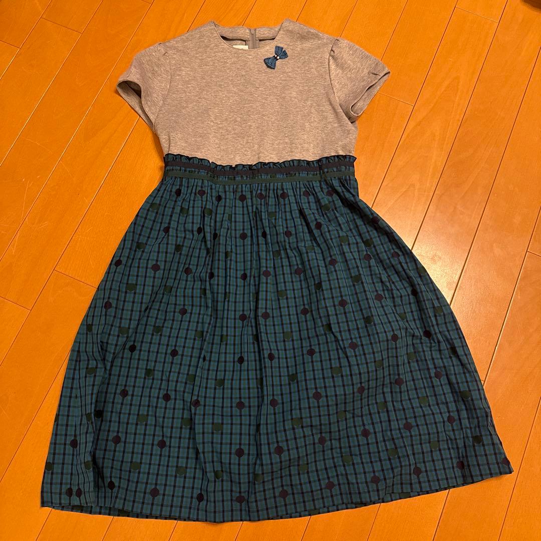 半袖ワンピース グレーと青のチェック チェック柄フレア袖シアーワンピース（ワンピース）｜Tiaclasse