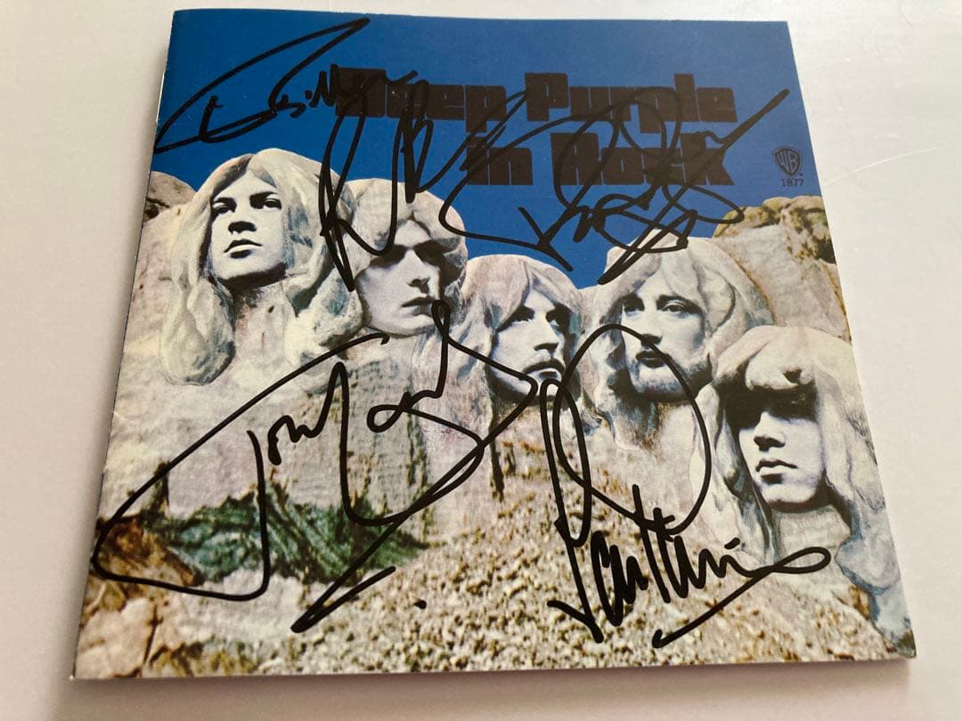 レア　ディープパープル　サインCD deep purple リッチーブラックモア ﾃﾞｨｰﾌﾟ・ﾊﾟｰﾌﾟﾙ・ｸﾞﾚｲﾃｽﾄ・ﾋｯﾂ～リッチー・ブラックモアのギター