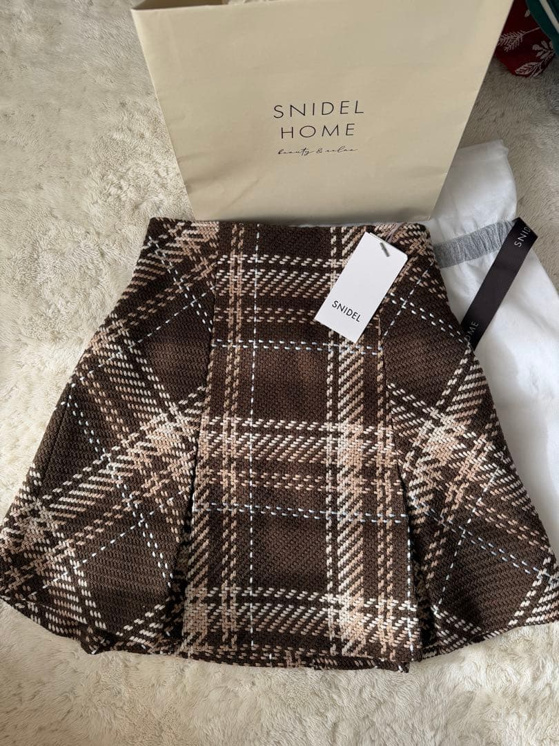 新品タグ付き SNIDEL Sustainableロービングチェックミニスカート Sustainableロービングチェックミニスカート(ミニスカート)｜スカート
