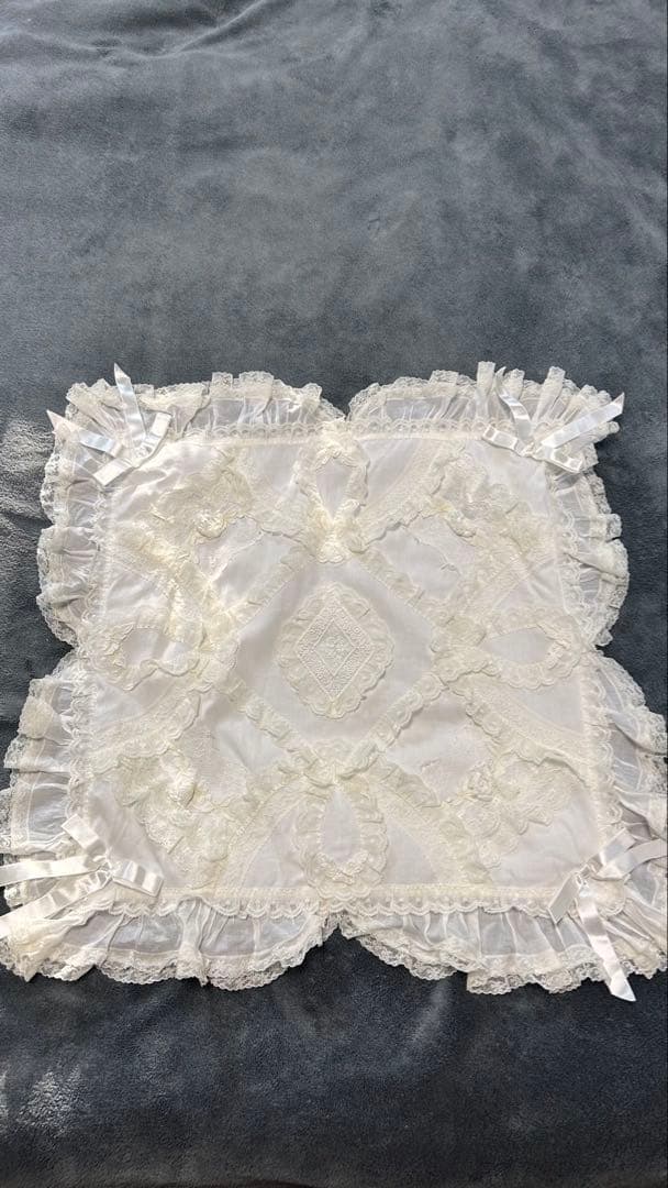 ❤️さえら★ヒスクローネ★美しいレース遣い★可愛いクッションカバー2枚セット ❤️さえら☆ヒスクローネ☆美しいレース遣い☆可愛いクッションカバー