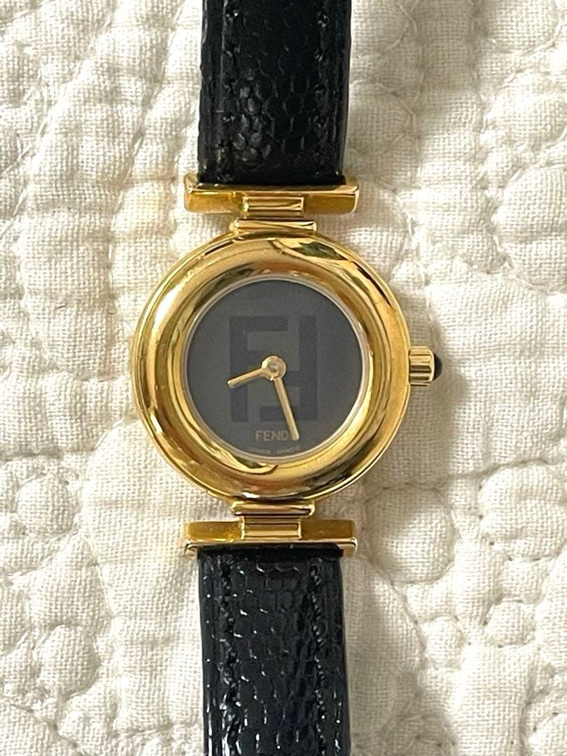 【稼働品】フェンディ 腕時計 レディース クオーツ ゴールド 黒文字盤 FENDI（フェンディ） 腕時計 900L レディース時計 黒文字盤