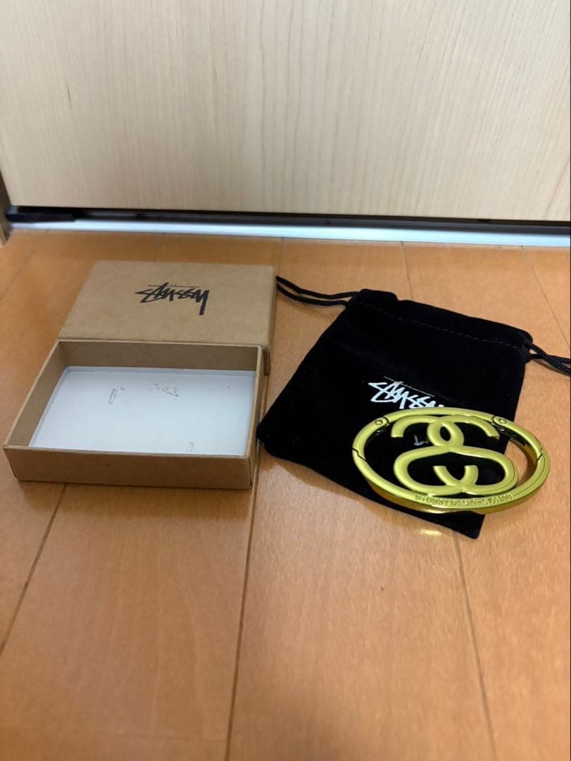 Stussy ゴールド キーホルダー STUSSY - STUSSY キーホルダー 鍵モチーフの通販 by mii's shop